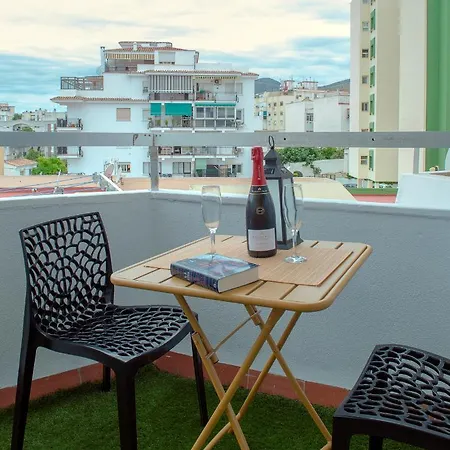La Chica De La Perla Appartamento Torremolinos